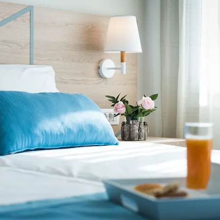 Santorini Main Square Hotel 3*